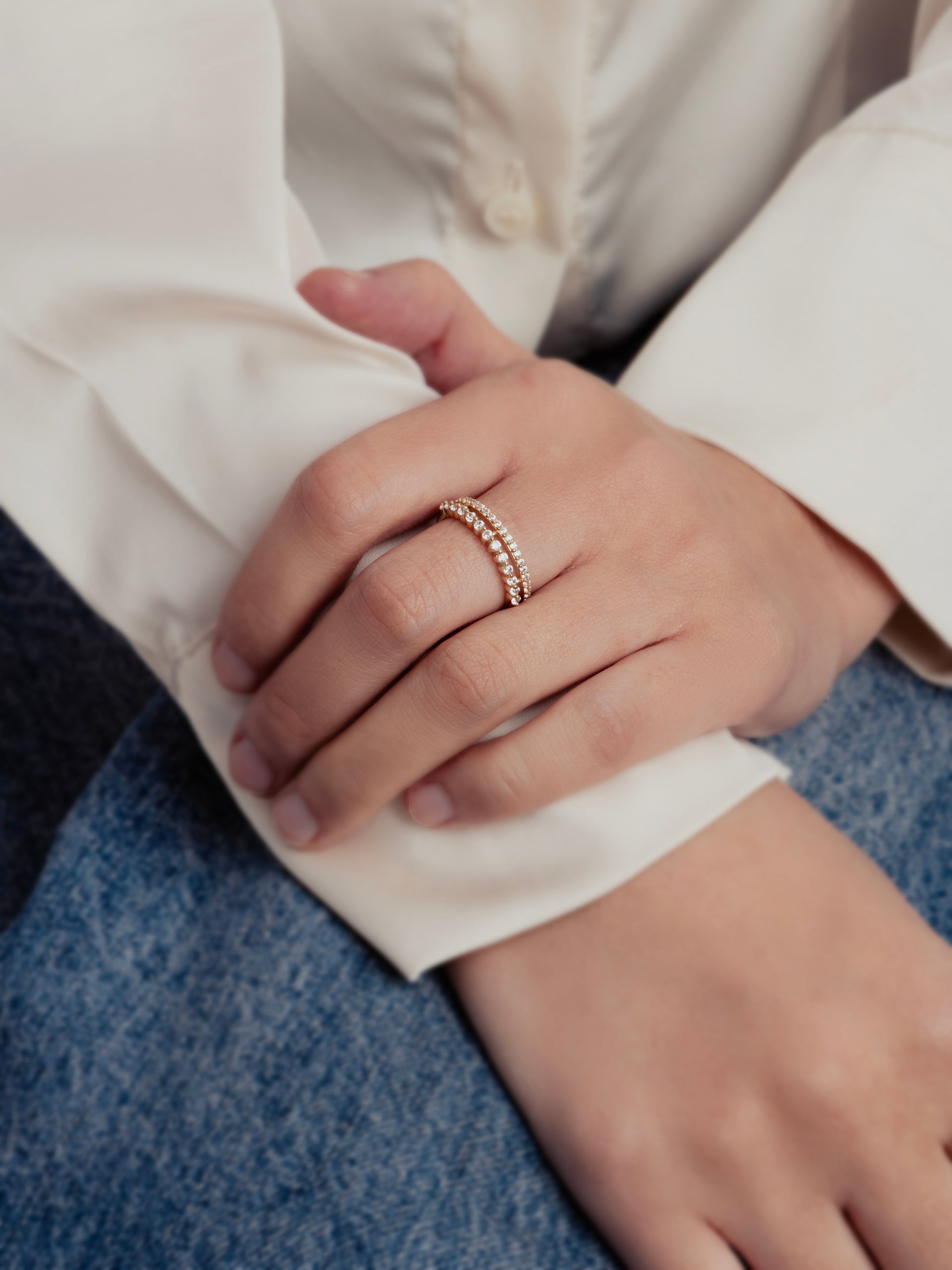 Balanced Hold Ring